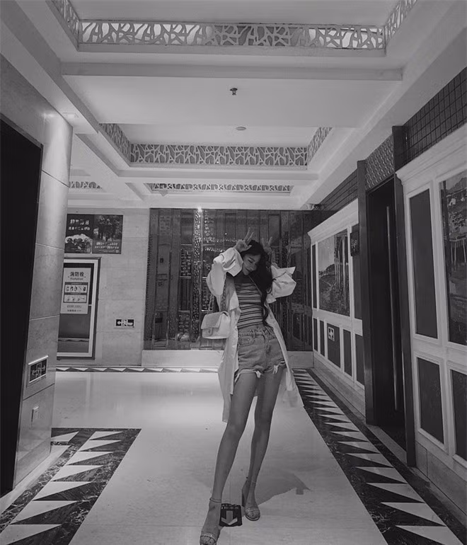 Hét hồn ảnh chưa qua photoshop của hot girl 2,5 triệu follow ảnh 3