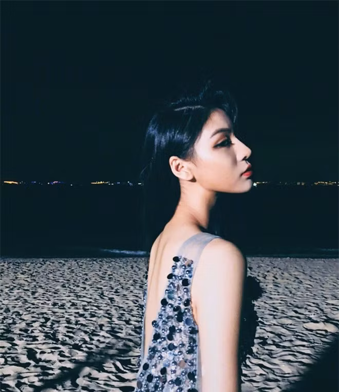 Hét hồn ảnh chưa qua photoshop của hot girl 2,5 triệu follow ảnh 1