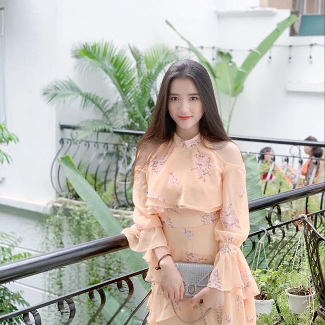 Trầm trồ những hotgirl xứ Huế: Người là rich kid mê xe phân khối lớn, người có thành tích học tập "khủng" ảnh 10 Những hotgirl xứ Huế khiến dân tình xuýt xoa: Người là rich kid mê xe phân khối lớn, người có thành tích học tập khủng được tuyển thẳng vào 2 trường ĐH ảnh 12