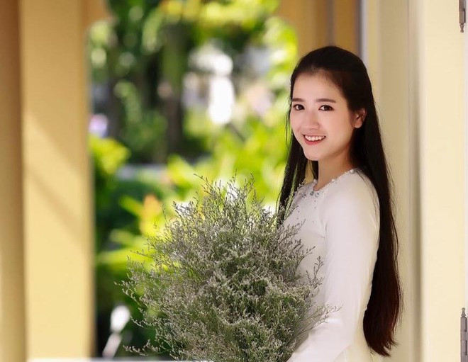 Trầm trồ những hotgirl xứ Huế: Người là rich kid mê xe phân khối lớn, người có thành tích học tập "khủng" ảnh 9 Những hotgirl xứ Huế khiến dân tình xuýt xoa: Người là rich kid mê xe phân khối lớn, người có thành tích học tập khủng được tuyển thẳng vào 2 trường ĐH ảnh 11