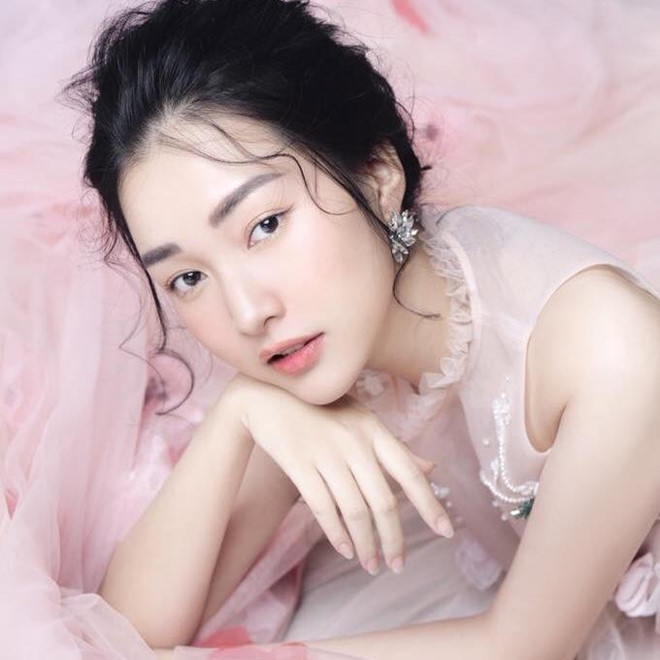 Trầm trồ những hotgirl xứ Huế: Người là rich kid mê xe phân khối lớn, người có thành tích học tập "khủng" ảnh 7 Những hotgirl xứ Huế khiến dân tình xuýt xoa: Người là rich kid mê xe phân khối lớn, người có thành tích học tập khủng được tuyển thẳng vào 2 trường ĐH ảnh 9