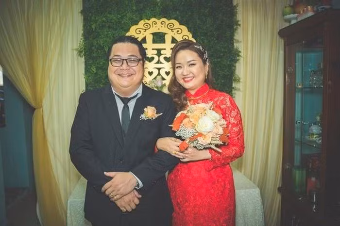 Vợ của diễn viên Vũ Long chia sẻ loạt ảnh trong ngày vui của cô và bạn trai.