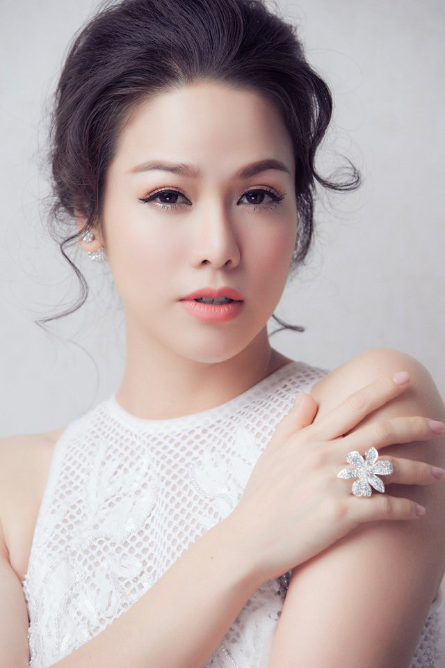 Sau thời gian “van xin” chồng cũ, Nhật Kim Anh hạnh phúc đón Giáng sinh bên con trai ảnh 5 sau thoi gian "van xin" chong cu, nhat kim anh hanh phuc don giang sinh ben con trai - 7
