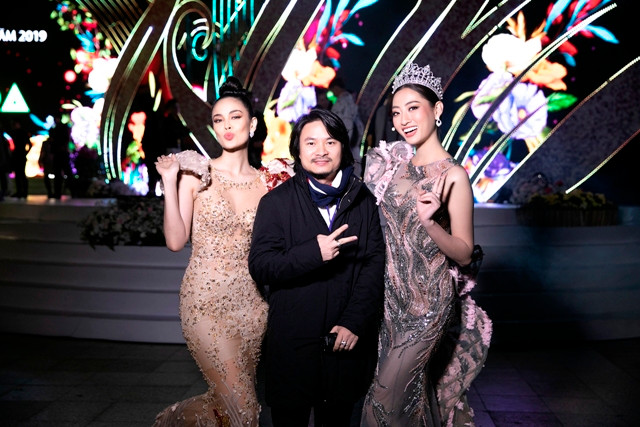 Tổng đạo diễn Hoàng Nhật Nam cùng 2 nàng hậu