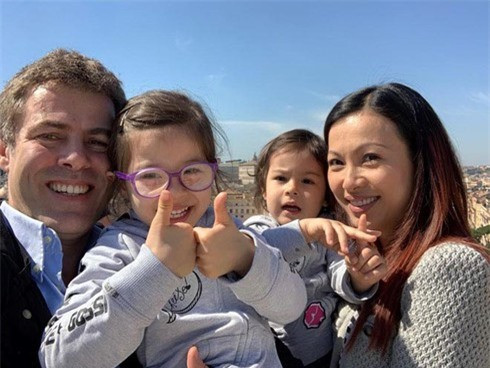 Cuộc sống của hoa hậu giàu có nhất Việt Nam và mối tình 10 năm không kết hôn ảnh 2