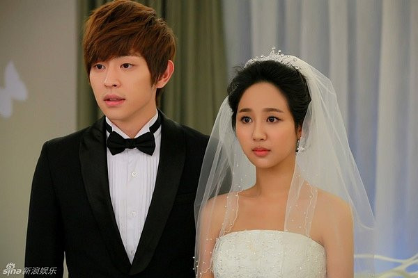 Đặng Luân tuyên bố sẽ không bao giờ đóng phim cùng Dương Tử? ảnh 9 Đặng Luân tuyên bố sẽ không bao giờ đóng phim cùng Dương Tử? ảnh 8