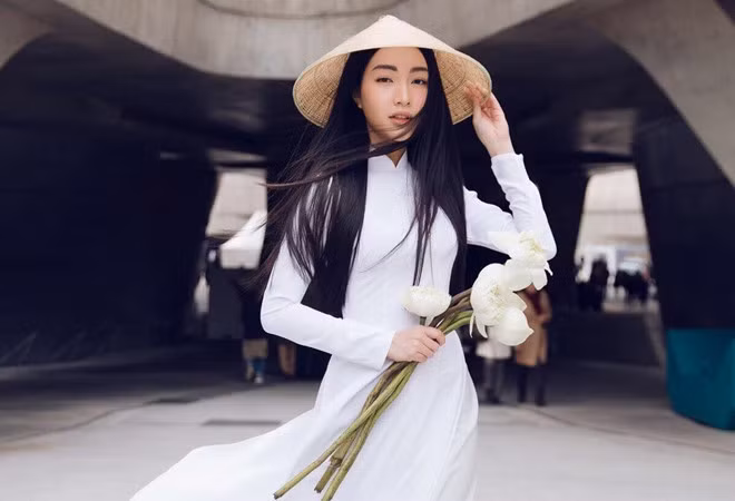 Những hotgirl xứ Huế khiến dân tình xuýt xoa: Người là rich kid mê xe phân khối lớn, người có thành tích học tập khủng được tuyển thẳng vào 2 trường ĐH ảnh 6