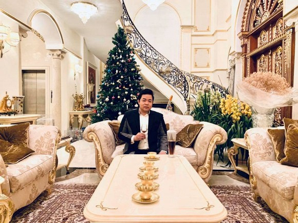 Quang Lê khoe biệt thự dát vàng lộng lẫy khiến ai cũng choáng ngợp - 2