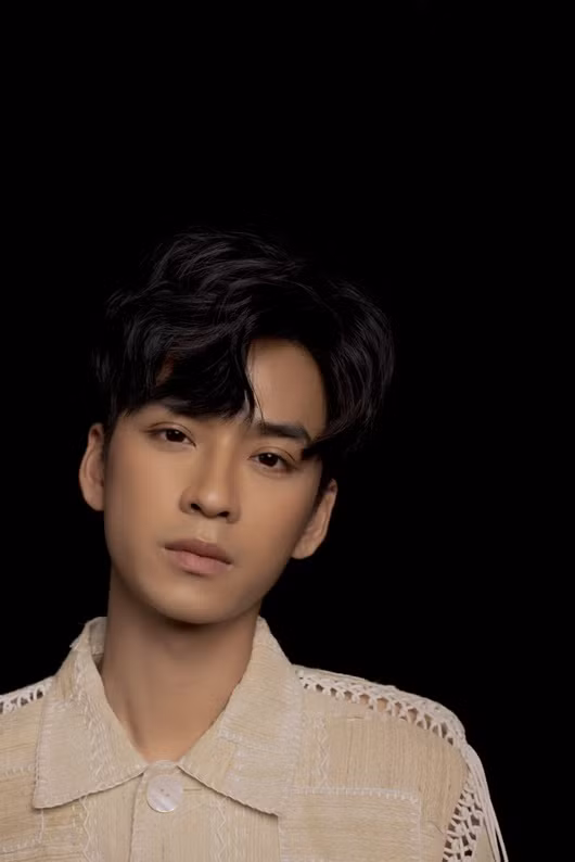 Vẻ điển trai cuốn hút của Trần Nghĩa, nam chính Mắt biếc ở ngoài đời - Ảnh 3