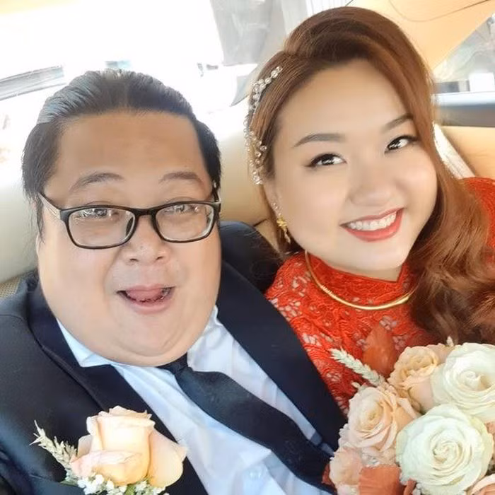 Tiểu Long "Kính vạn hoa" kết hôn với bạn gái sau 13 năm gắn bó ảnh 2