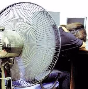 Nguy hiểm của việc bật quạt cả đêm, cách dùng quạt đúng cách, cách dùng quạt để không ảnh hưởng tới sức khỏe