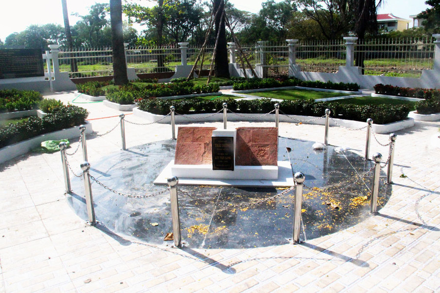 Đồng hồ trăm tuổi lạ nhất Việt Nam, bị 