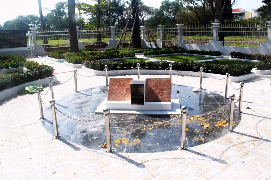 Đồng hồ trăm tuổi lạ nhất Việt Nam, bị "bỏ quên" ở Bạc Liêu ảnh 1 Đồng hồ trăm tuổi lạ nhất Việt Nam, bị