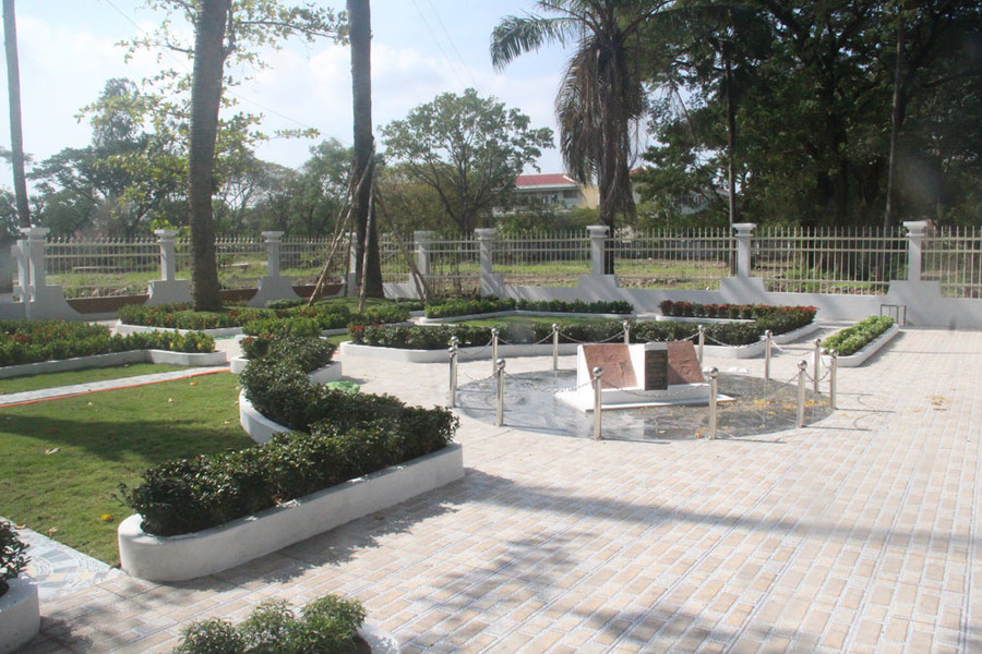 Đồng hồ trăm tuổi lạ nhất Việt Nam, bị 