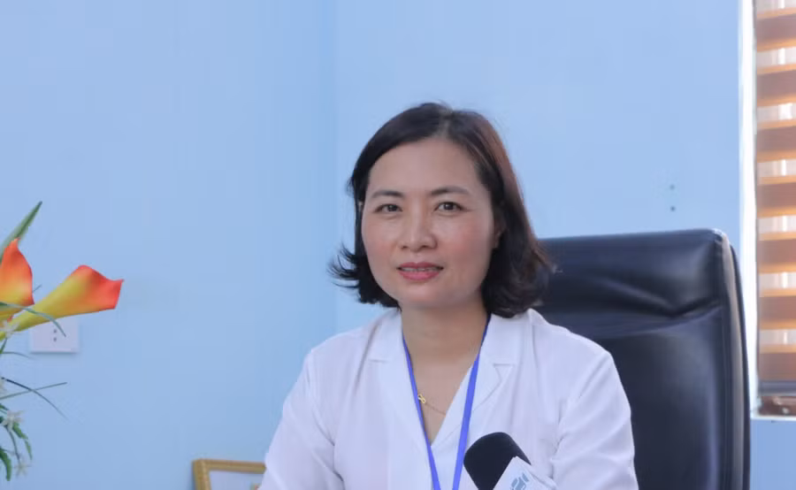 Cô Nguyễn Thị Oanh - Hiệu trưởng Trường Tiểu học Đan Phượng nhấn mạnh, khâu ổn định tâm lý cho học sinh khi trở lại trường là nhiệm vụ hàng đầu trong thời gian tới.