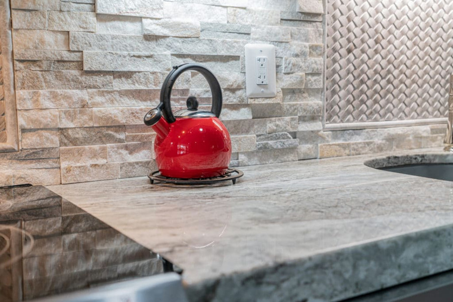 Đừng ngại thêm một số màu sắc mạnh để tạo điểm nhấn. (Ảnh: ITN).