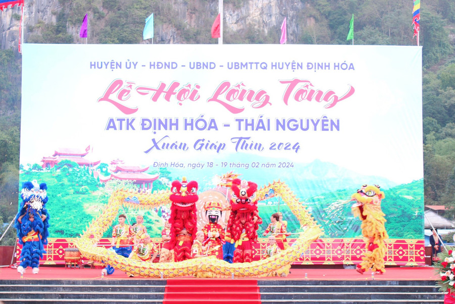 Đặc sắc lễ hội Lồng tồng của đồng bào dân tộc tại Thái Nguyên.