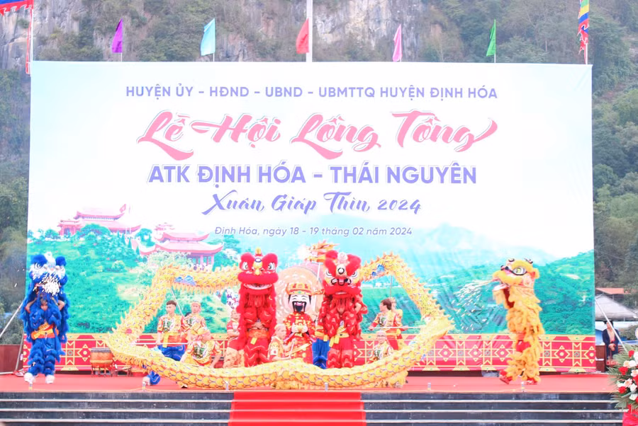 Đặc sắc lễ hội Lồng tồng của đồng bào dân tộc tại Thái Nguyên.