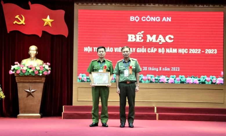 Bế mạc Hội thi giáo viên dạy giỏi cấp Bộ Công an năm học 2022-2023.