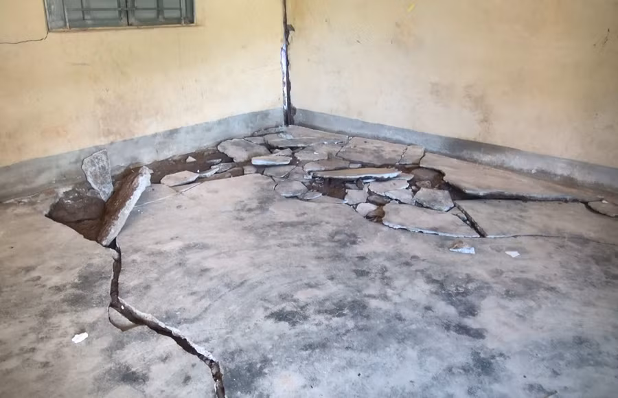 Phòng học bị hiện tượng sụt lún địa chất gây hư hỏng