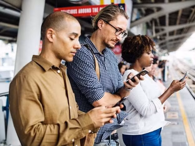 Sử dụng điện thoại thế nào để không tàn phá sức khỏe