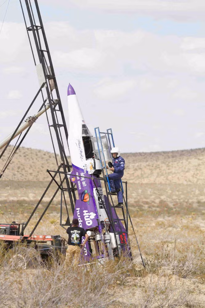 Chết thảm vì nghi ngờ trái đất không thật sự tròn - Ảnh 3.