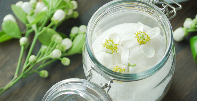 Hoa bưởi tràn về trên phố, mách bạn làm ngay kẻo lỡ mấy món ngon từ hoa bưởi này - Ảnh 4. Hoa bưởi tràn về trên phố, mách bạn làm ngay kẻo lỡ mấy món ngon từ hoa bưởi này - Ảnh 4.