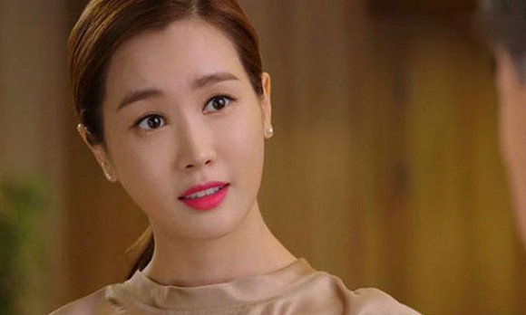 Sự thật nghiệt ngã đằng sau đôi chân dài trắng muốt của cô vợ 18 tuổi Su that nghiet nga dang sau doi chan dai trang muot cua co vo 18 tuoi