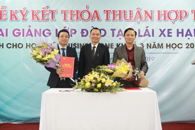 Đi học kinh doanh thực tiễn, được đào tạo lái xe hơi: Vì sao Trường Doanh Nhân CEO Việt Nam lại thực hiện điều này?