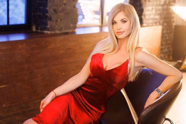 Nơi kỳ lạ 10 cô gái xinh đẹp chỉ lấy được 1 người chồng - 1