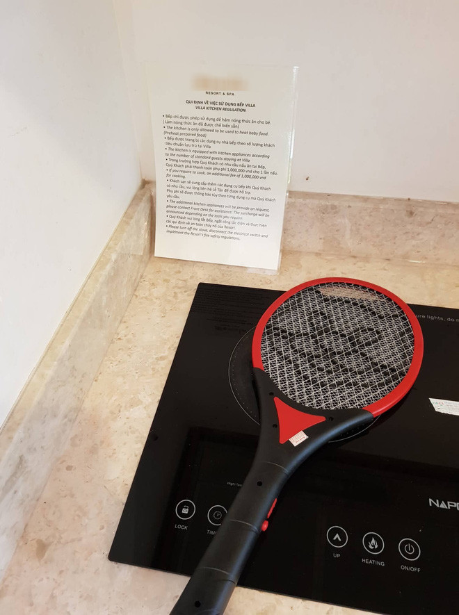 Thuê resort 4 sao nghỉ dưỡng nhưng gia đình sợ “run người” vì thứ chờ đợi bên trong ảnh 3 Mỗi lần dùng bếp nấu nướng gia đình còn bị phụ thu thêm.