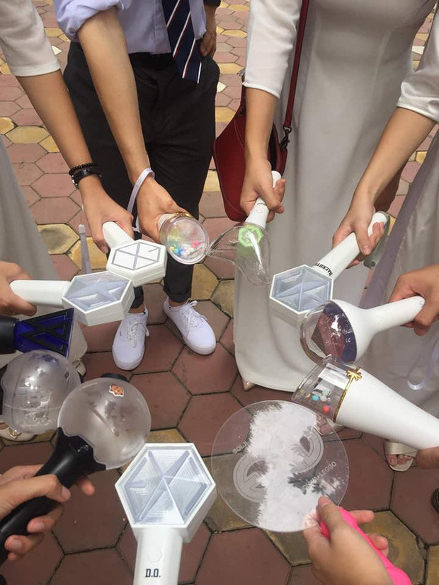 Những hình ảnh “lầy lội nhưng vô tội” của học sinh thời nay ngày khai giảng ảnh 5