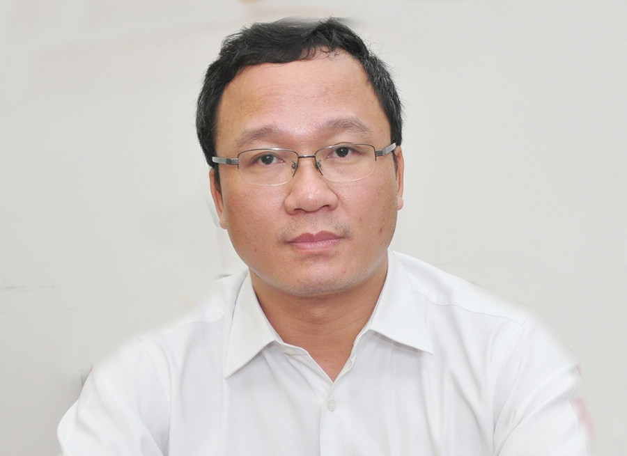 Ông Khuất Việt Hùng.