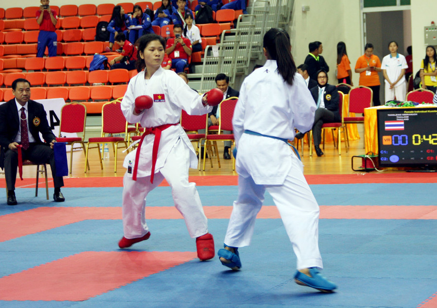 Ngày mai, môn karate tiếp tục tranh tài ở nội dung đồng đội.