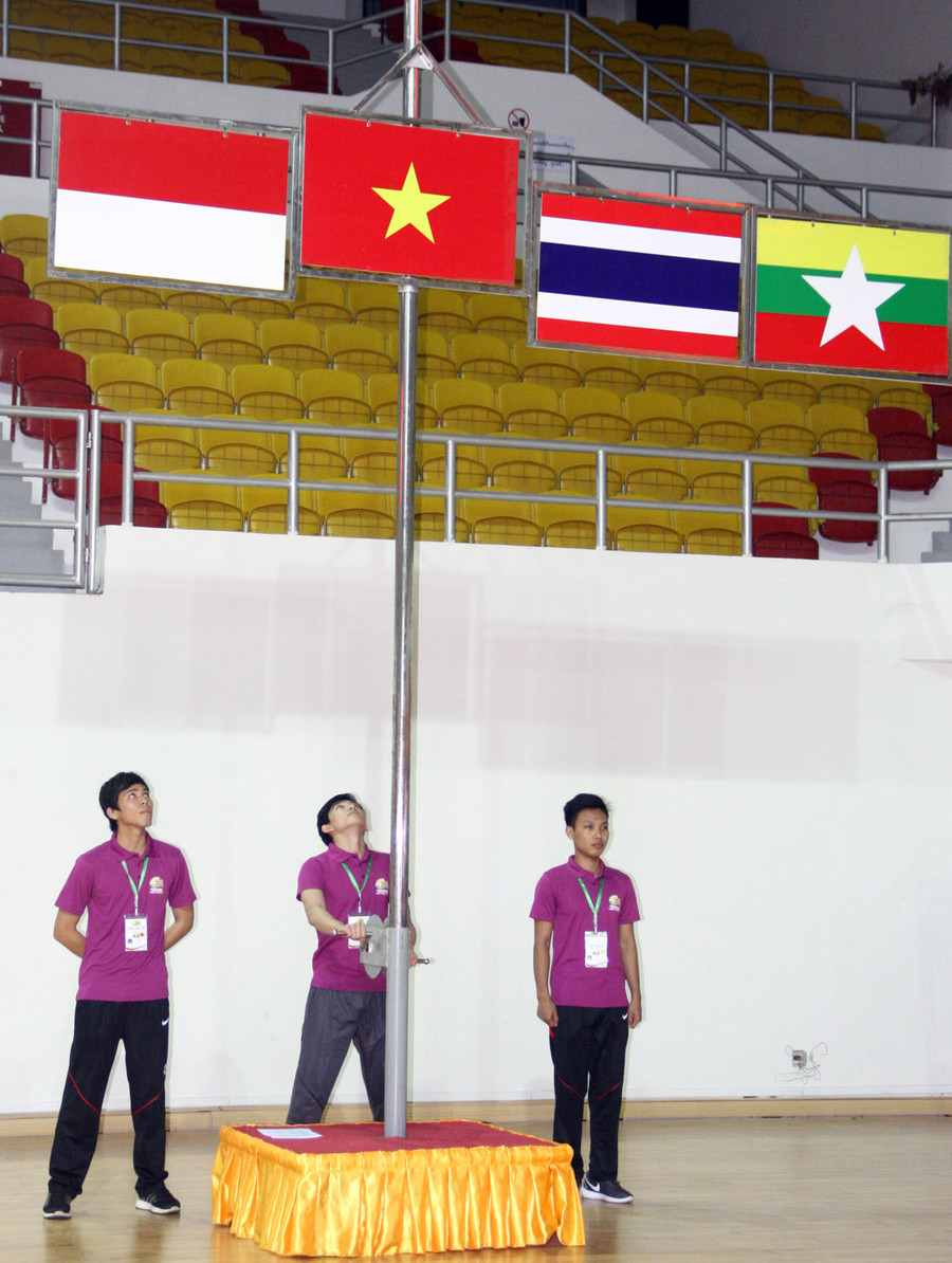 Quốc kỳ, Quốc ca Việt Nam tiếp tục bay cao, vang xa trên đất Myanmar.