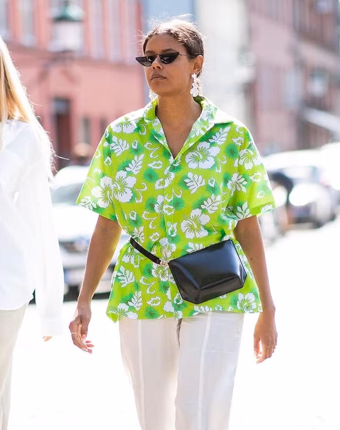 Mùa hè oi bức diện trang phục họa tiết như này mới rực rỡ, tỏa sáng