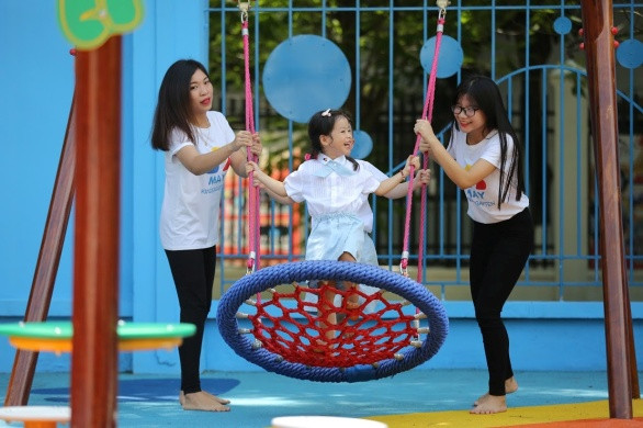 Cô và trò Trường MN May Kindergarten (Hà Nội). Ảnh: Xuân Phú Cô và trò Trường MN May Kindergarten (Hà Nội). Ảnh: Xuân Phú