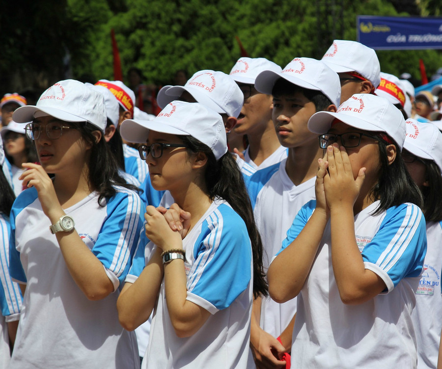 Những bạn cổ động viên tiếc nuối cho Thắng khi không đạt được vòng nguyệt quế. Ảnh: Trúc Hân.