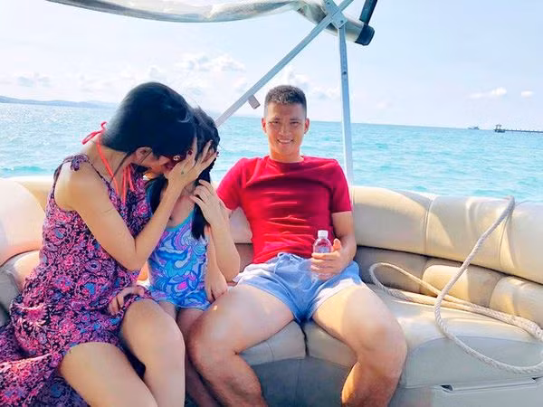 Công Vinh: "Đời này không sinh được một đứa con gái là phí vô cùng" ảnh 1 Gia đình hạnh phúc của Công Vinh - Thủy Tiên.