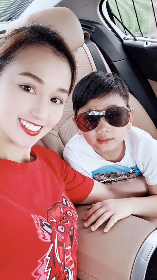 Lã Thanh Huyền lấy chồng đại gia, ở penthouse triệu đô, cả mùa hè chỉ cho con làm việc này để chuẩn bị vào lớp 1-1