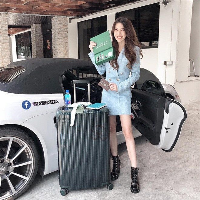 Cuộc sống xa hoa, sang chảnh đúng chuẩn “sinh ra đã ngậm thìa vàng” của hotgirl Thái Lan ảnh 1 Cuộc sống xa hoa, sang chảnh đúng chuẩn “sinh ra đã ngậm thìa vàng” của hotgirl Thái Lan ảnh 1