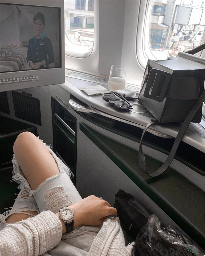 Cuộc sống xa hoa, sang chảnh đúng chuẩn “sinh ra đã ngậm thìa vàng” của hotgirl Thái Lan ảnh 4 Cuộc sống xa hoa, sang chảnh đúng chuẩn “sinh ra đã ngậm thìa vàng” của hotgirl Thái Lan ảnh 4