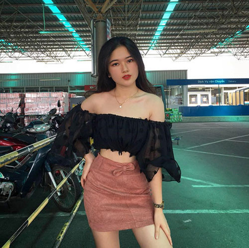 Thời nay, gái xinh đã không còn là thứ khó tìm trên MXH và mỗi người sẽ có động lực đẹp lên cho riêng mình. Điển hình mới nhất là cô gái đến từ Bình Định có tên Ngọc Hân khi quyết định giảm cân vì đăng ảnh Facebook không ai like. Thời nay, gái xinh đã không còn là thứ khó tìm trên MXH và mỗi người sẽ có động lực đẹp lên cho riêng mình. Điển hình mới nhất là cô gái đến từ Bình Định có tên Ngọc Hân khi quyết định giảm cân vì đăng ảnh Facebook không ai like.