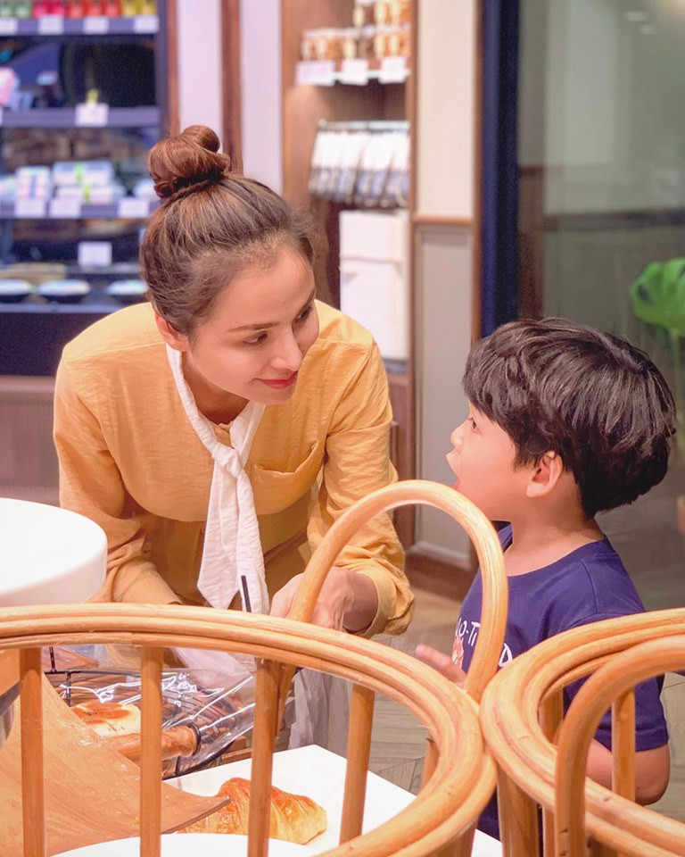 Hoa hậu Diễm Hương: "Tôi mất hàng triệu đô trong 9 năm đăng quang" ảnh 6 Hoa hậu Diễm Hương: Tôi mất hàng triệu đô trong 9 năm đăng quang-7