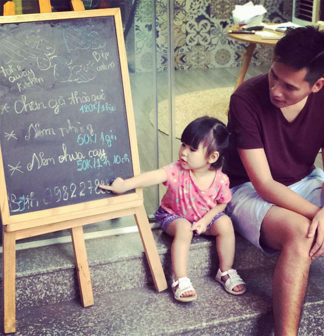 Những hình ảnh không bao giờ lên sóng của BTV Quốc Khánh - Ảnh 7. Những hình ảnh không bao giờ lên sóng của BTV Quốc Khánh - Ảnh 7.