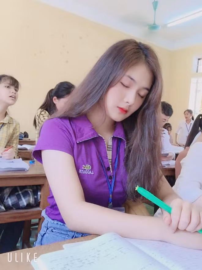 Chỉ một bức ảnh mặc áo dài, cô gái khiến dân mạng trầm trồ và hình quá khứ bất ngờ - Ảnh 4.