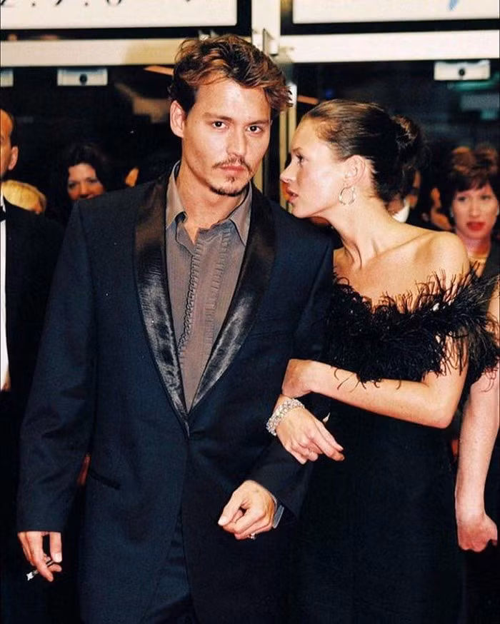 Ảnh quá khứ đầy lãng tử, phong trần của Leonardo DiCaprio, Johnny Depp và Brad Pitt ảnh 5 Ảnh quá khứ đầy lãng tử, phong trần của Leonardo DiCaprio, Johnny Depp và Brad Pitt ảnh 5