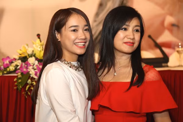 thu ha "la ngoc canh vang”: nhan sac dai cac tre mai khong gia, tuoi 50 tro thanh nsnd hinh anh 4