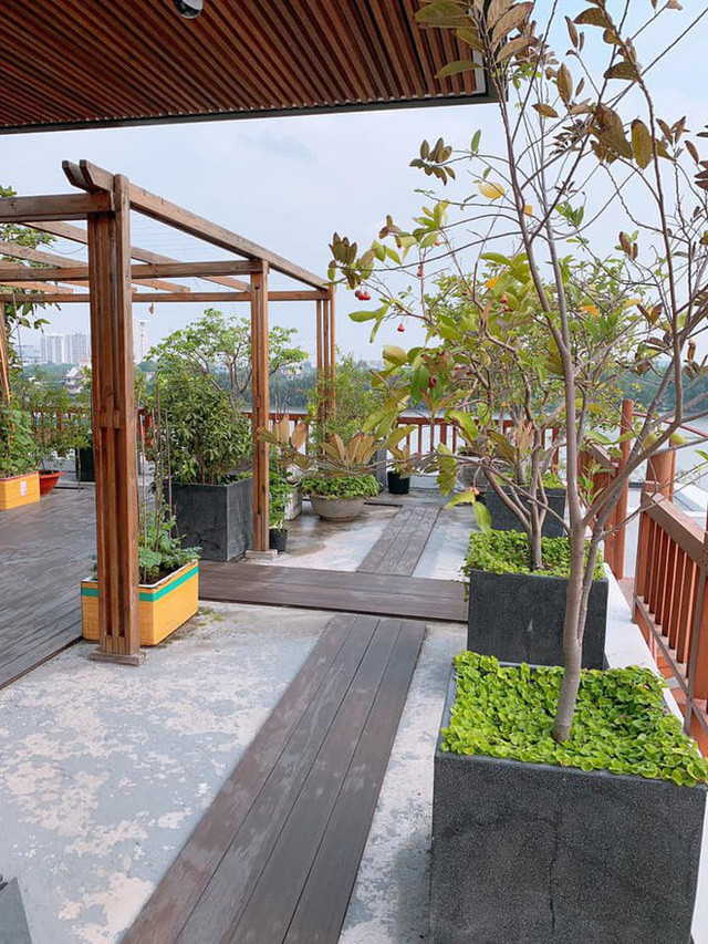Cuộc sống trong biệt thự sang chảnh của Hoa hậu quỳ gối rửa chân cho chồng, nhìn một góc phòng khách cũng đủ lác mắt - Ảnh 8. Cuộc sống trong biệt thự sang chảnh của Hoa hậu quỳ gối rửa chân cho chồng, nhìn một góc phòng khách cũng đủ lác mắt - Ảnh 8.