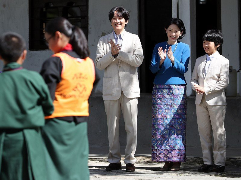 Hoàng tử nhỏ Nhật Bản gây sốt cộng đồng mạng với hình ảnh quá đáng yêu ở Bhutan ảnh 7 Hoàng tử nhỏ Nhật Bản gây sốt cộng đồng mạng với hình ảnh quá đáng yêu ở Bhutan ảnh 7